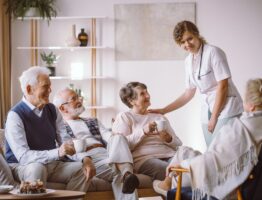 Les services de soins médicaux et d’assistance proposés par les programmes à domicile 