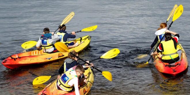 Activités aquatiques en camping : canot, kayak, paddle et autres sports nautiques