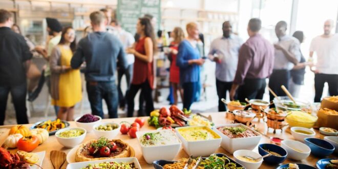 Traiteur entreprise : Comment choisir la formule parfaite pour vos repas d’affaires ?