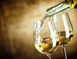 Les tendances de la vente de vins blancs : Ce qu’il faut savoir en 2025